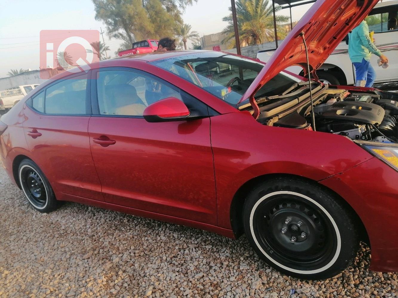 هیۆندای ئەلەنترا